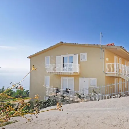 Sunspot 1 Apartment